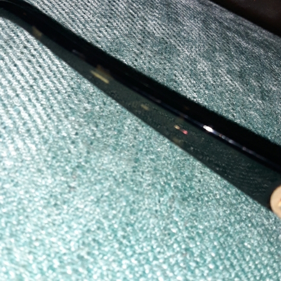 Sun glasses - Picture 8 of 8